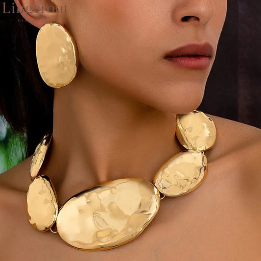 Chunky Choker Necklace & Matching Stud Earrings