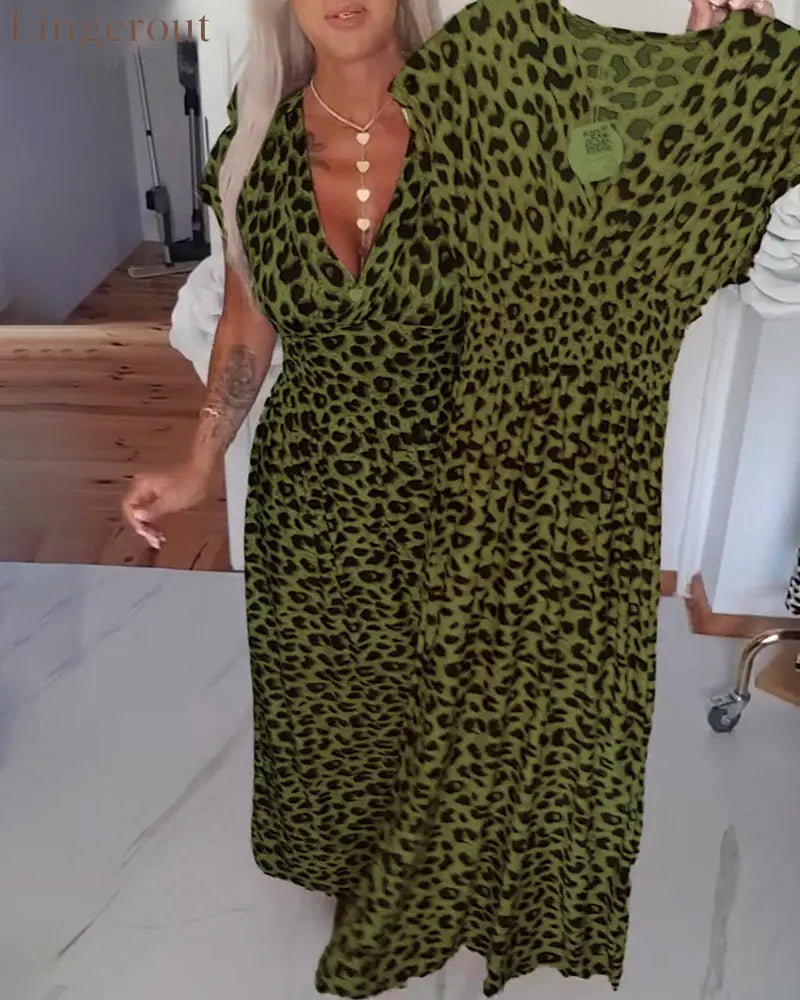 Elegant Leopard Print V-Neck Dress - Green / S