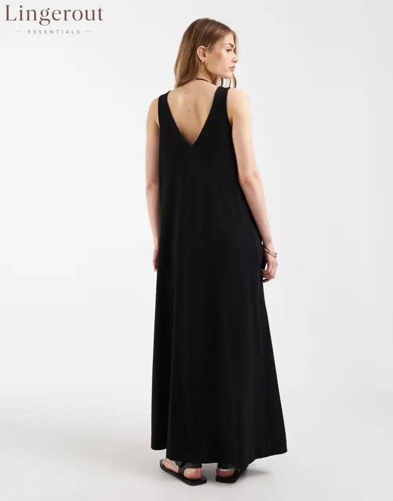 Flowy V-Neck Sleeveless Maxi Dress