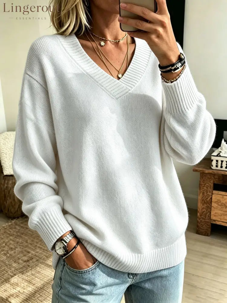 Relaxed V-Neck Long Sleeve Knit Sweater - White / S