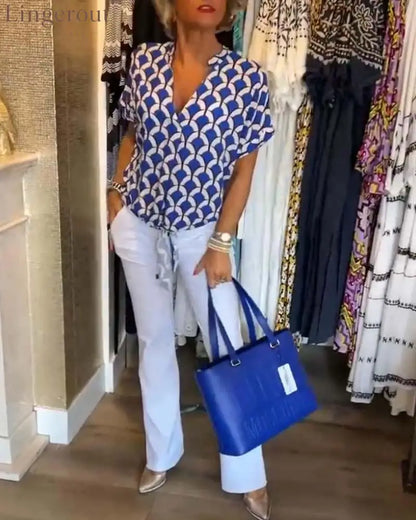 Short-sleeved V-neck printed casual top - Blue / S